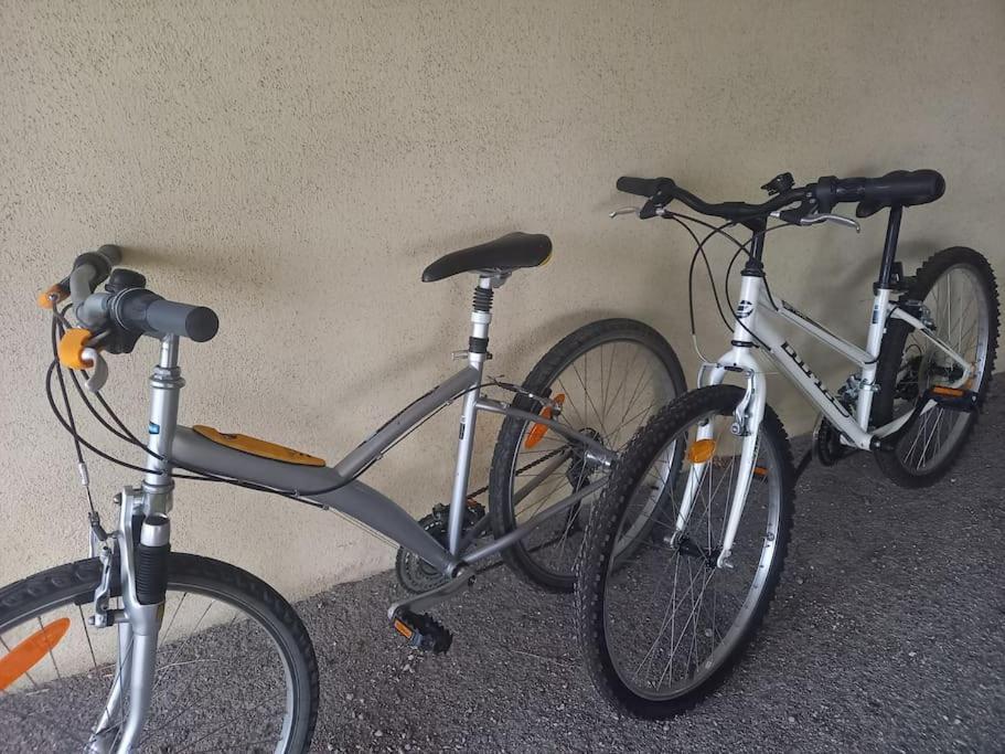 Cosy T2, Parking fermé, 2 Vélos, Wi-Fi Narbona Exterior foto